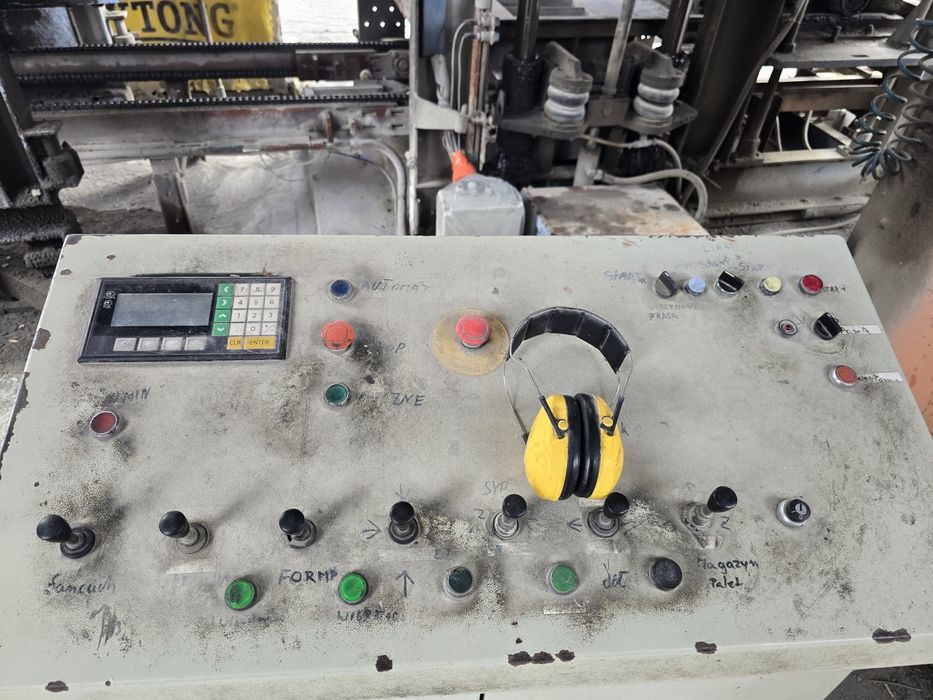 Wibroprasa stacjonarna KVM 62/105 Linia do bloczków betonowych, kostki