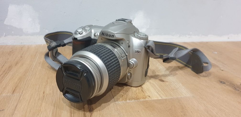 Nikon D50 body + obiektyw Nikkor 18-55