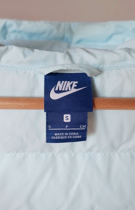 Nike błękitna puchowa kurtka ocieplana