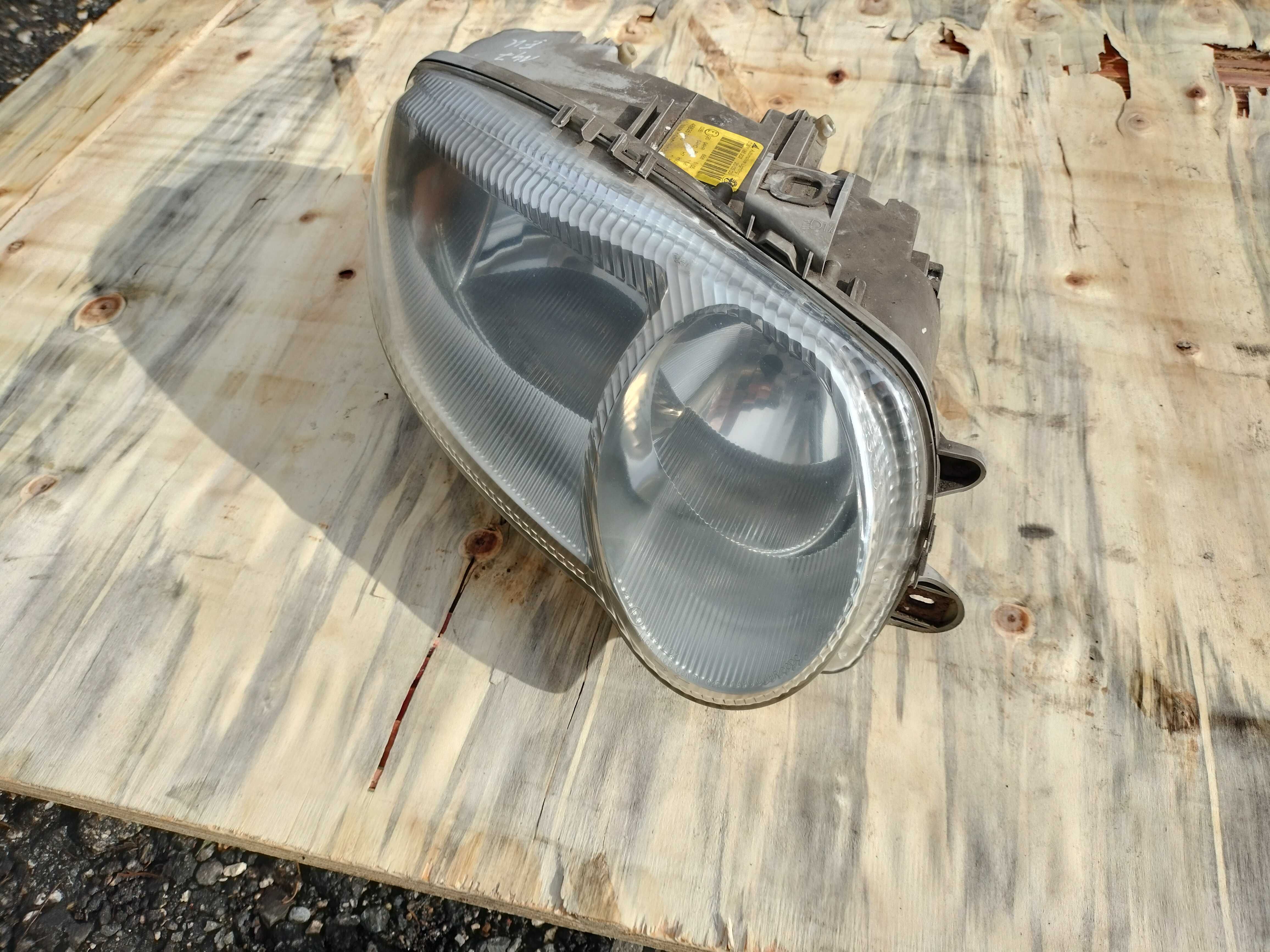 Lampa reflektor prawy przód Alfa Romeo 147 oryginał Europa 00-04