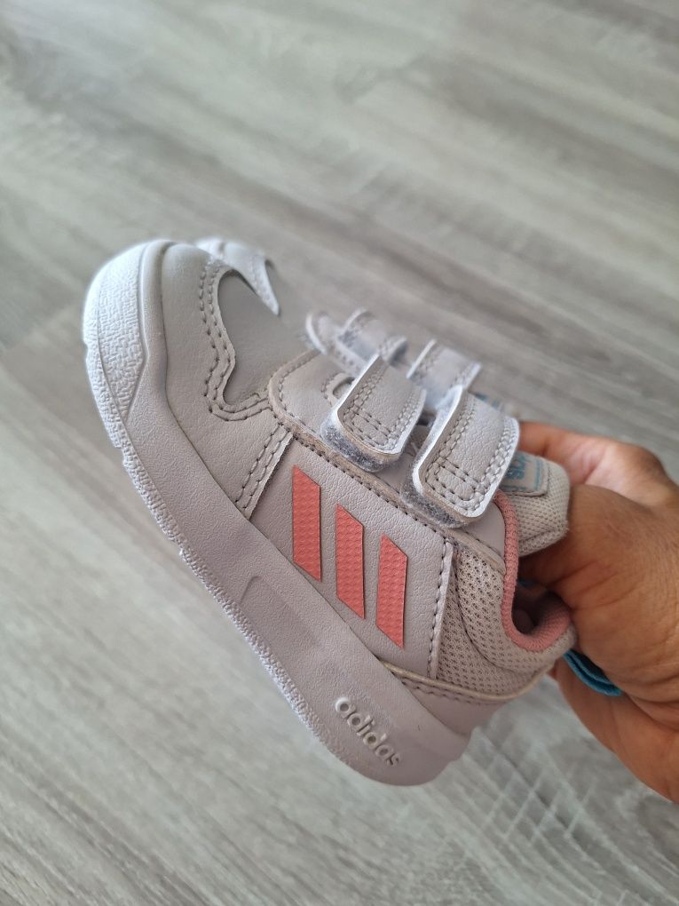 Buciki dziecięce białe Adidas r.20