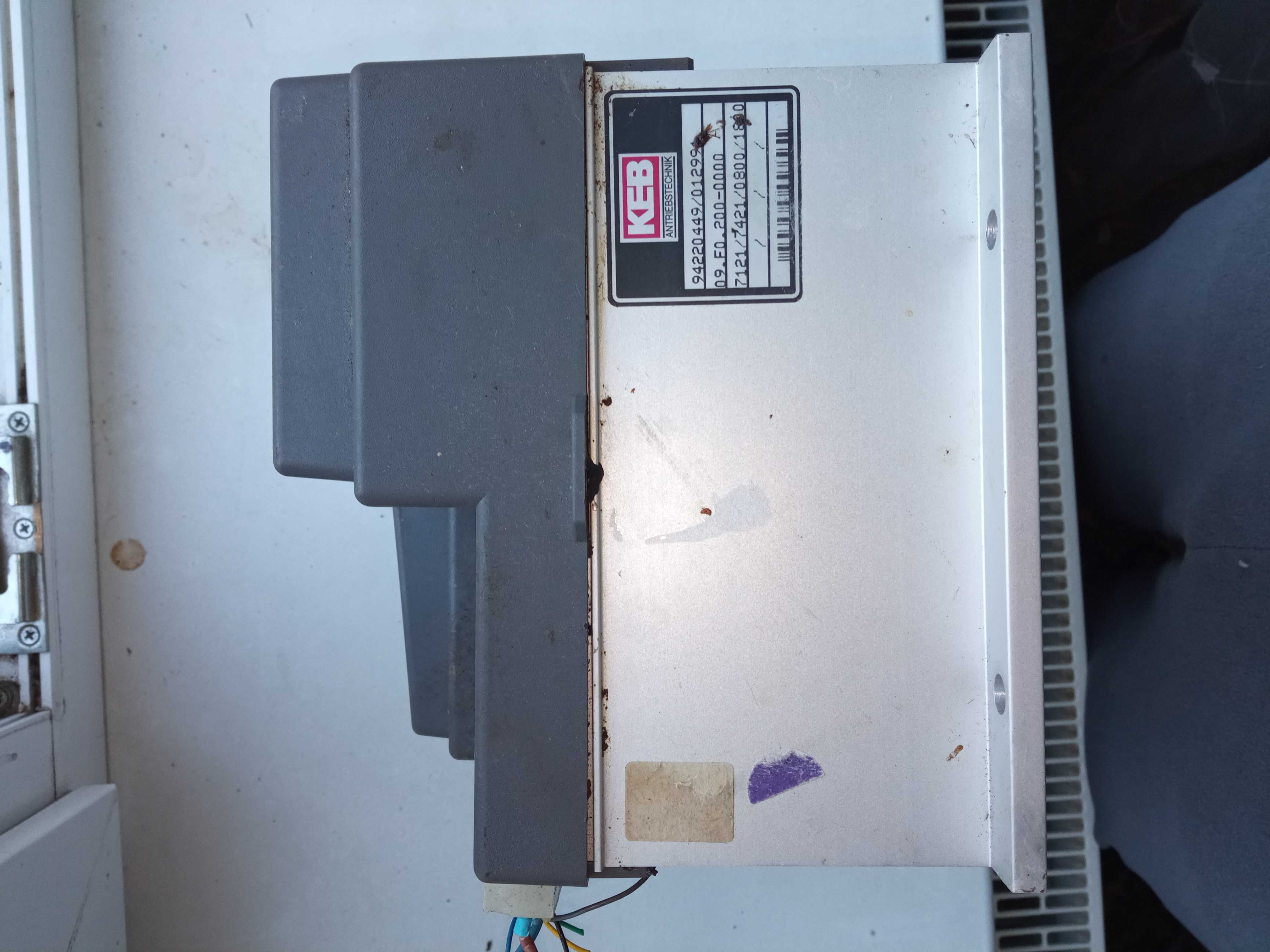 Преобразователь частоты (частотник) KEB Electronic 09.F0.200.3228