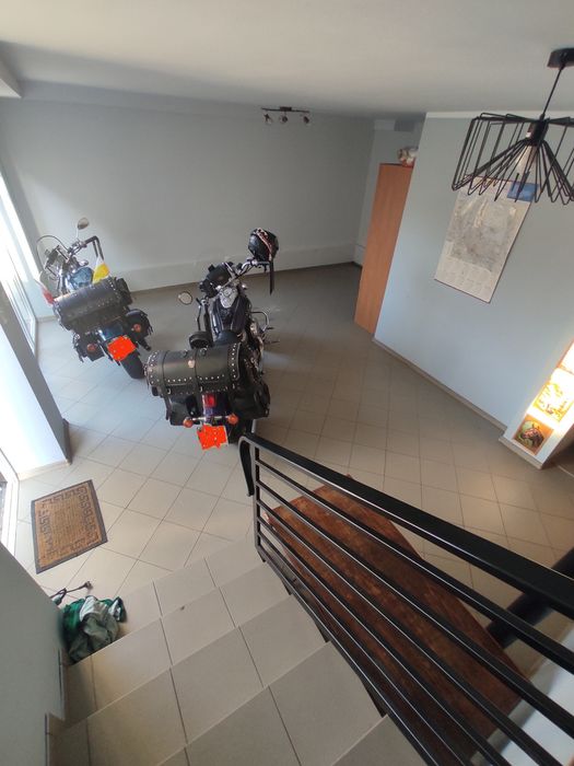 Zimowanie, Przechowanie, Parking dla motocykla