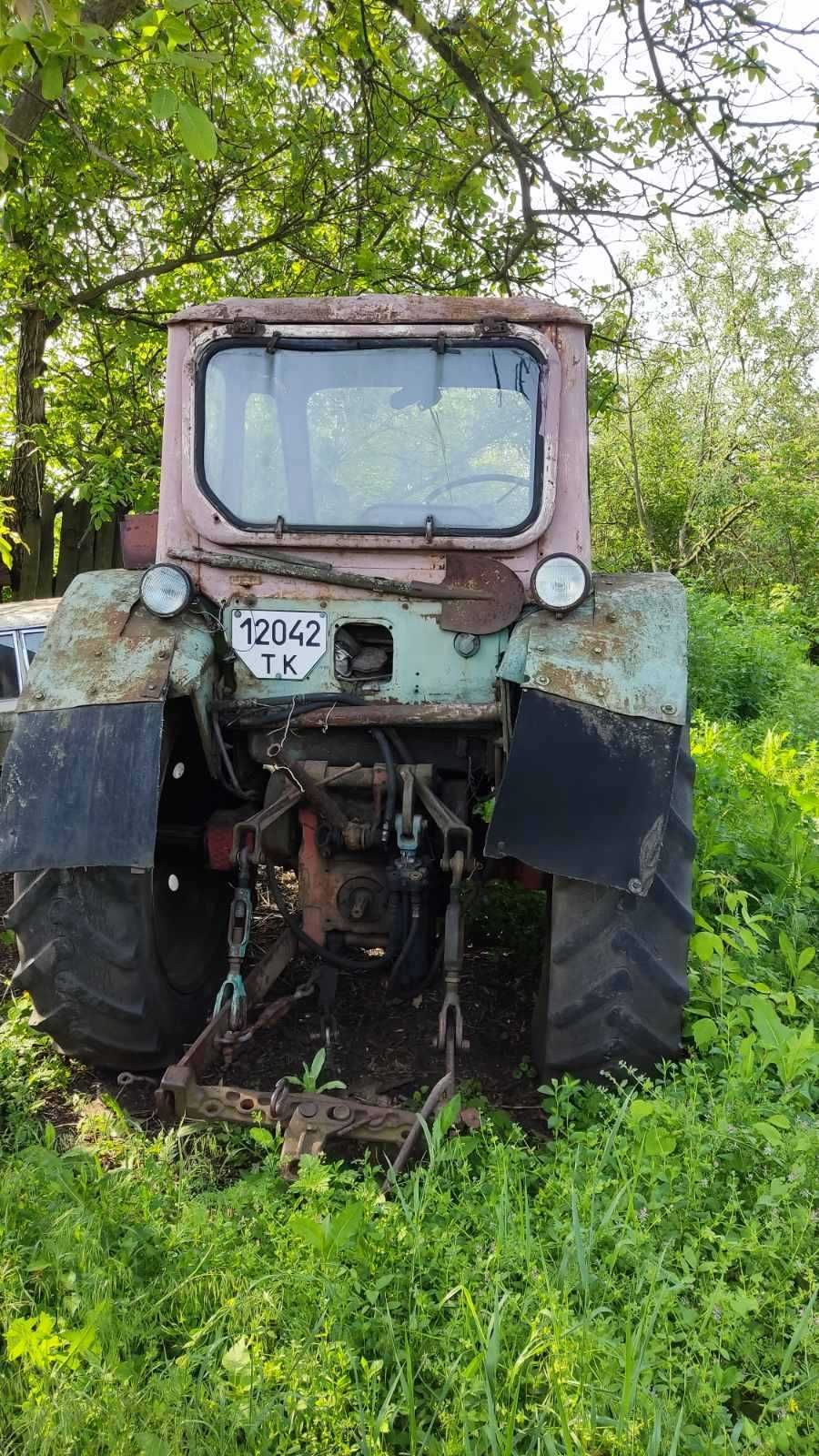 Продам трактор ЮМЗ (продам сеялку УПС-8 и прополочный культиватор)