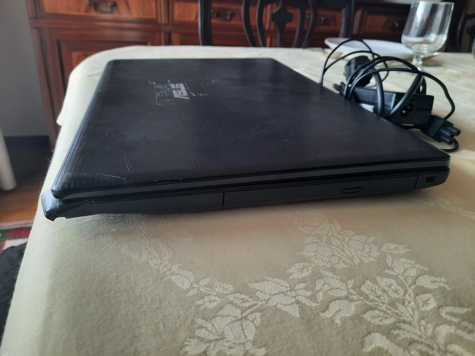 Portátil Asus X55U