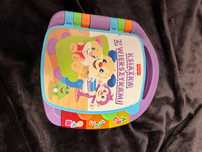 Książka z wierszykami. Fisher price