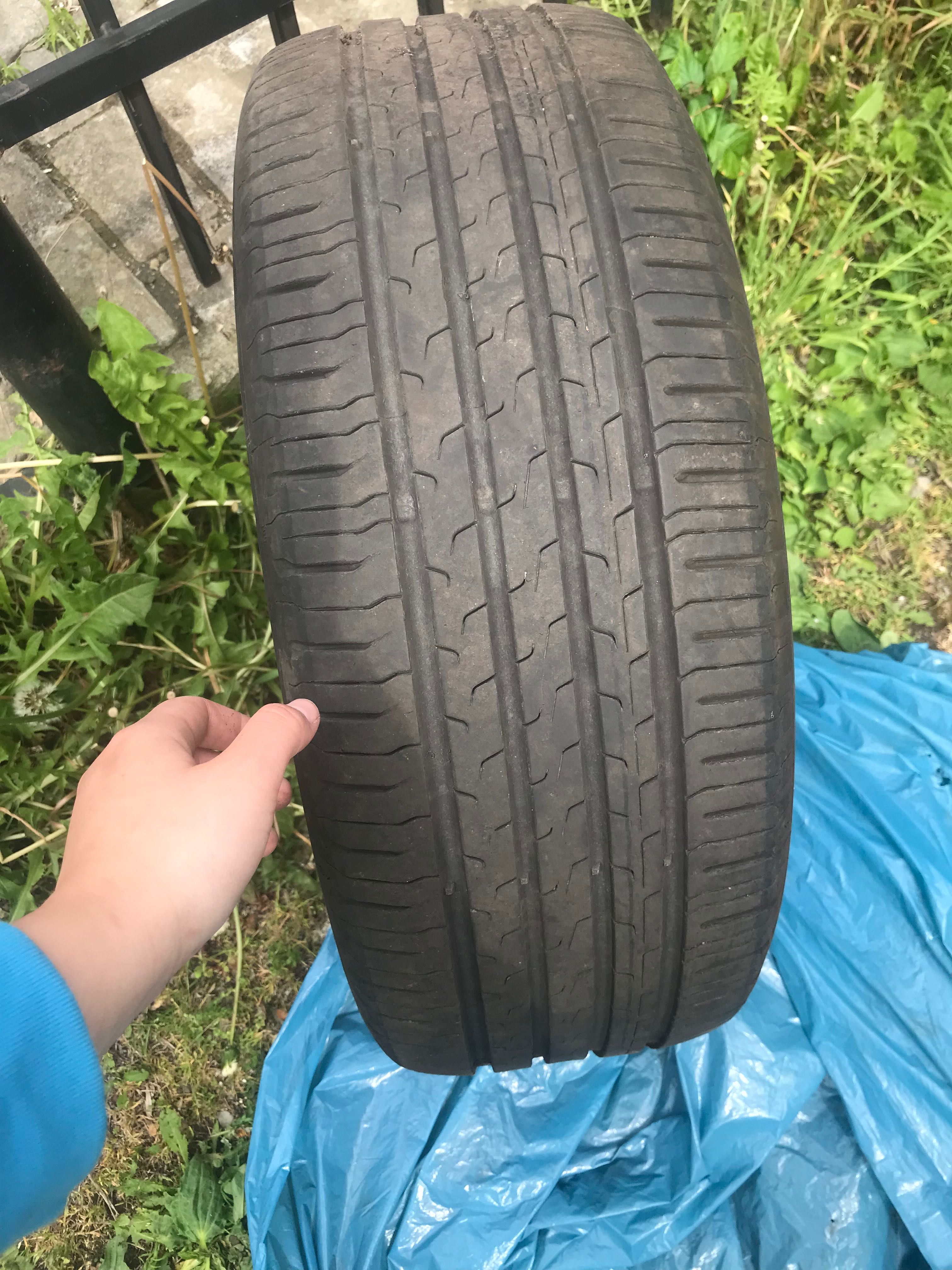 Komplet opon  letnich 205/55 R 16 V Continental