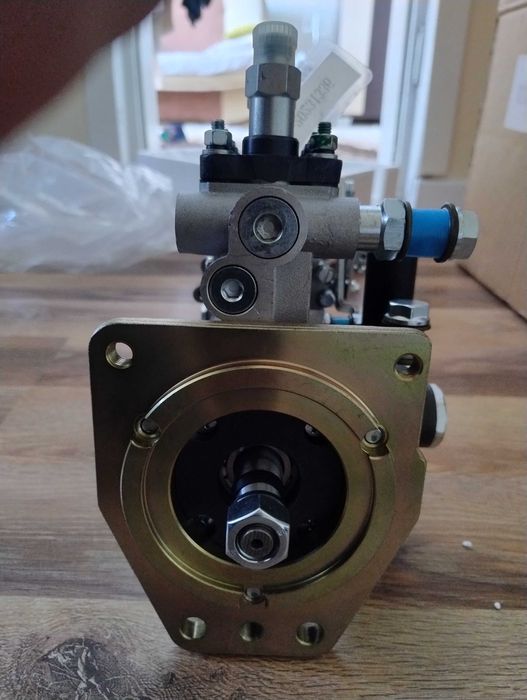 Pompa wtryskowa pompa paliwa  MTZ PRONAR D240 i D243