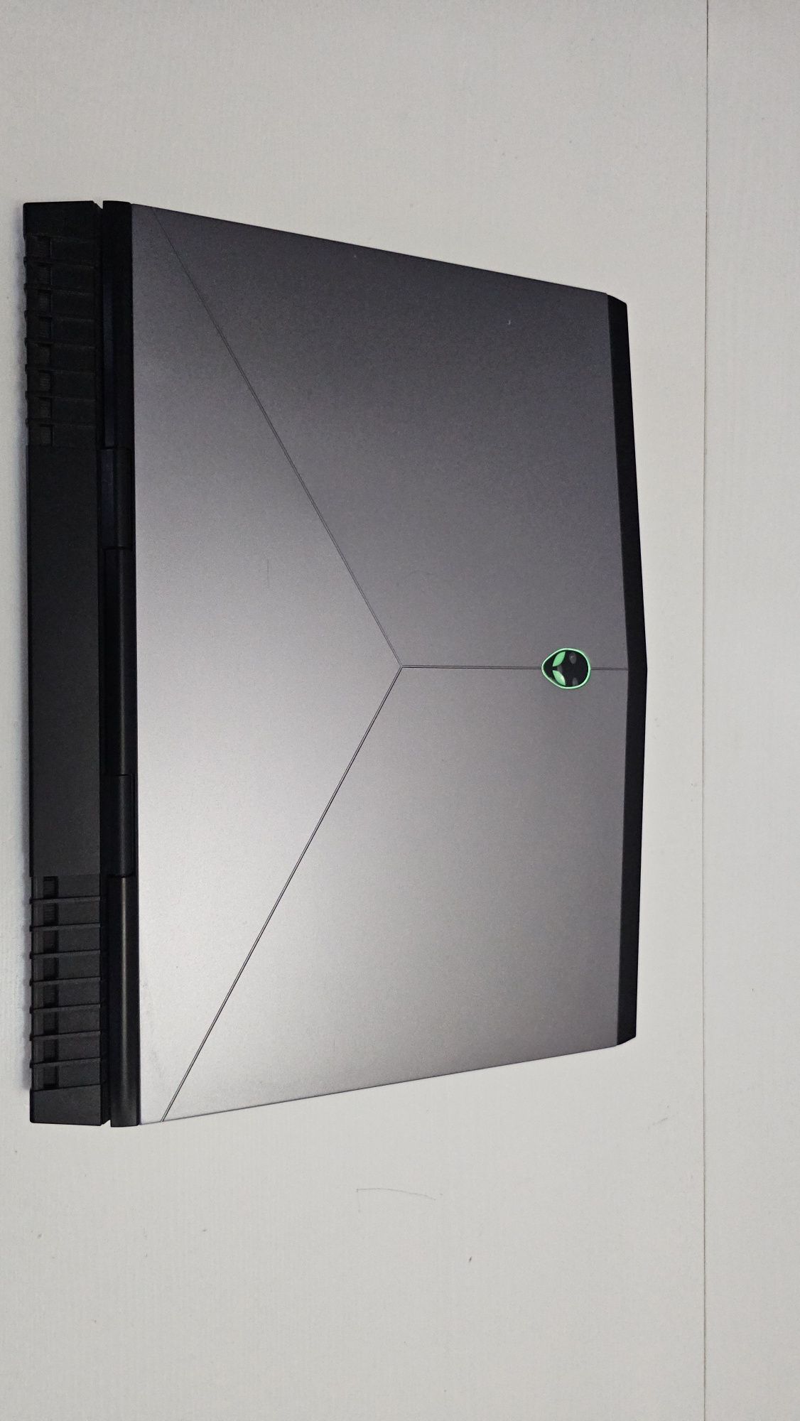 Dell Alienware 15 R3 i7 - GTX 1060 - Windows 11 - gwarancja