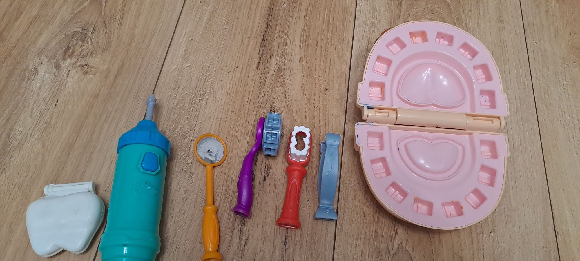 Sprzedam zestaw Play-Doh dentysta