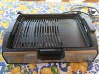 Grill elektryczny stołowy.