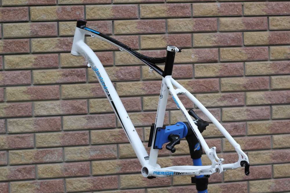 Рама 26: Merida HFS Juliet 1000 L/20/50