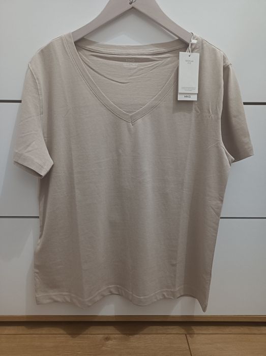 Damski beżowy t-shirt Mango