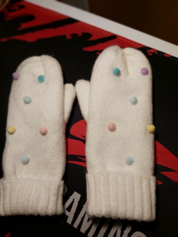 Zimowe ciepłe rękawiczki Reserved