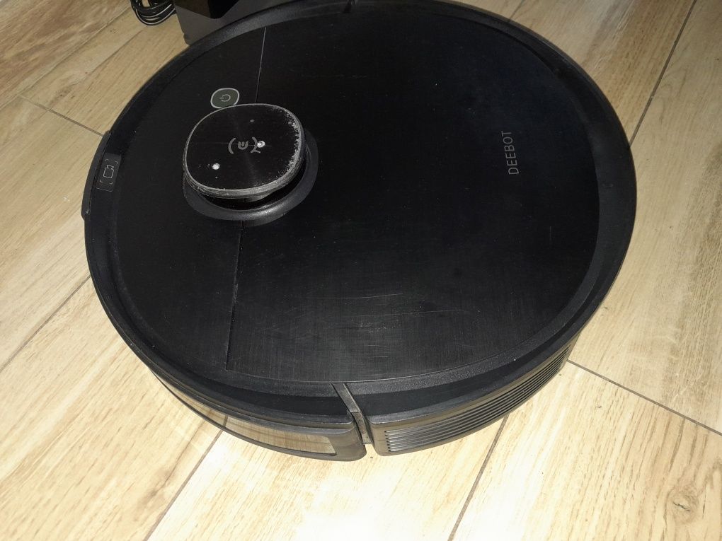 Robot sprzątający ecovacs deebot ozmo t8 aivi uszkodzony