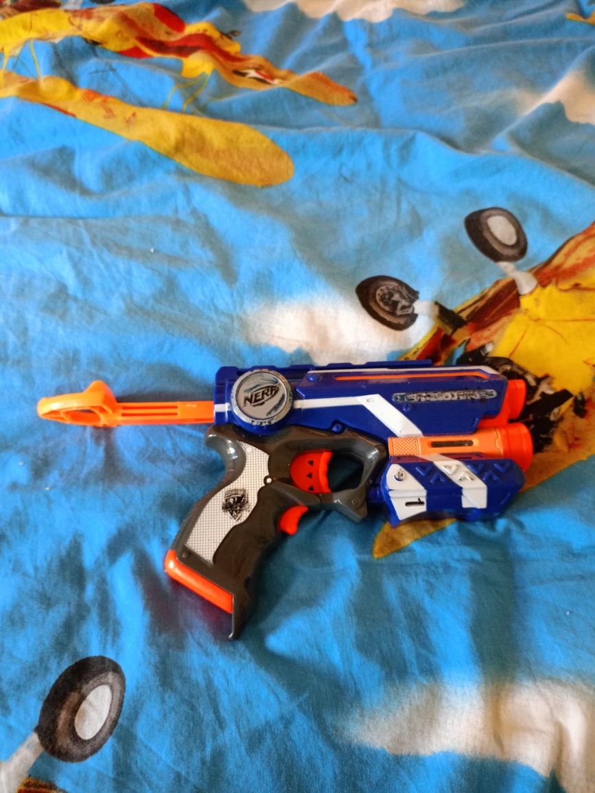 Nowy pistolet NERF Elite