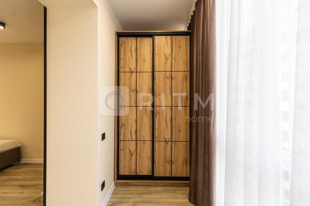 Оренда. Перша здача. Велика площа.