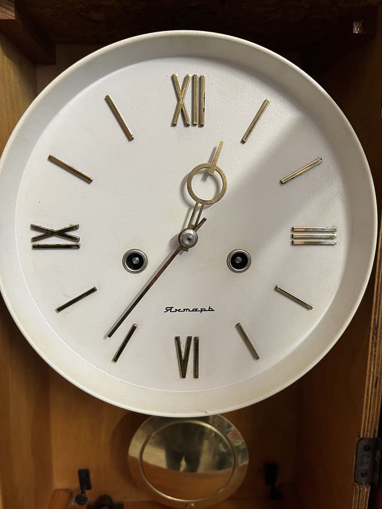 Продам настенные часы с боем «Янтарь».