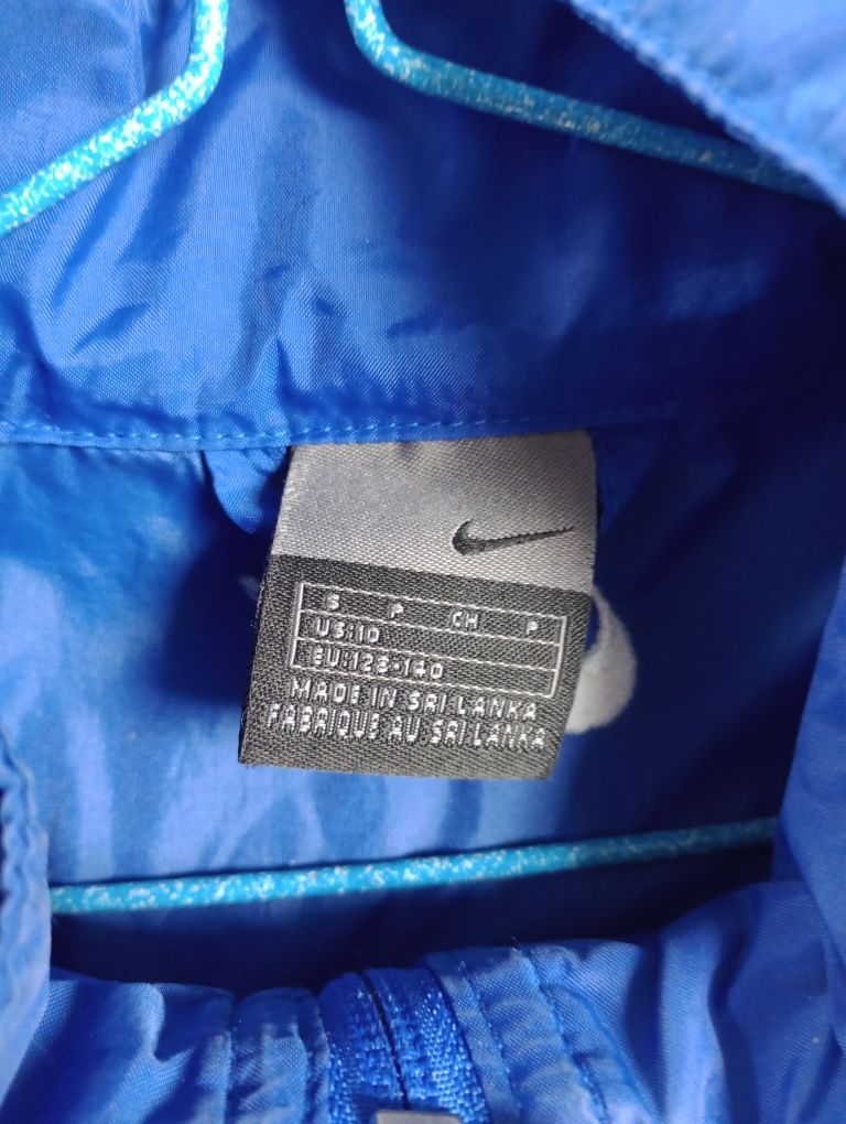 Orginalna kurtką Nike 140