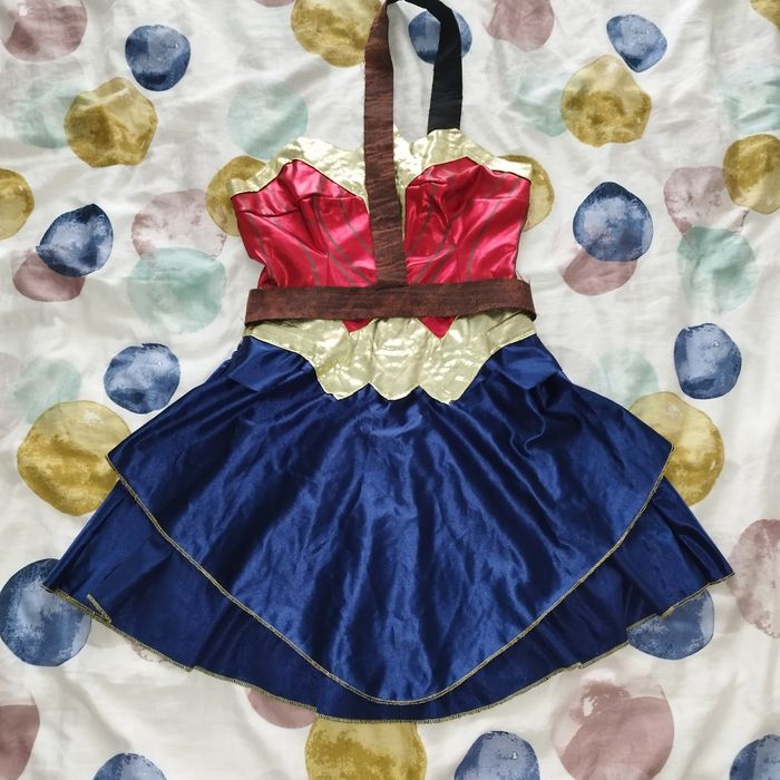 Карнавальні костюми.Супер дівчина,ковбойка,дівчина павук,чудо дівчина