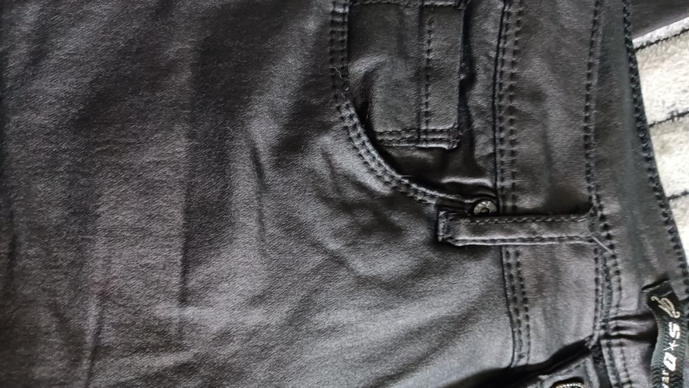 Spodnie eco skóra woskowane