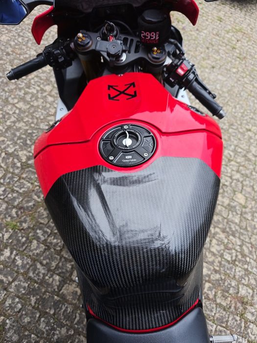 Yamaha yzf R1  2015