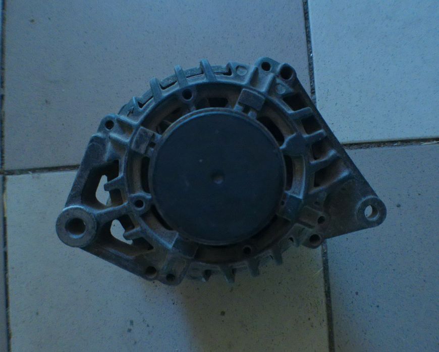 Продам генератор на логан