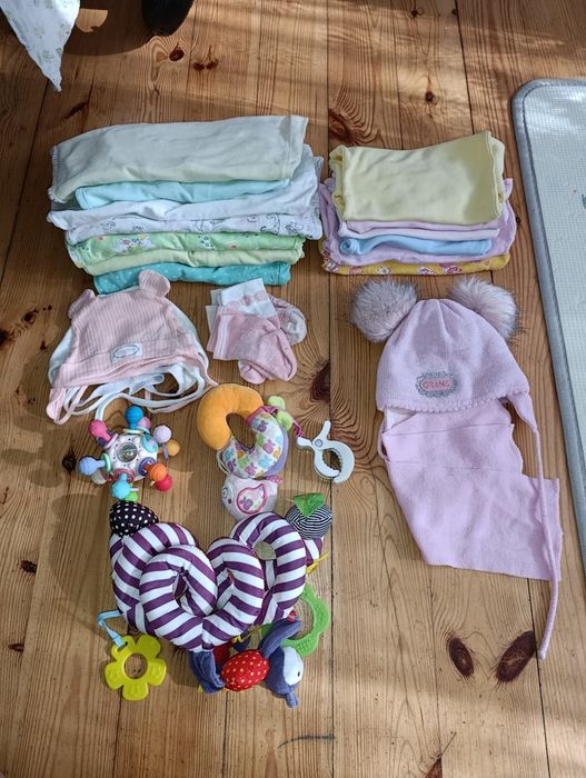 Paka Zestaw ubranek niemowlęcych, piłka gimnastyczna