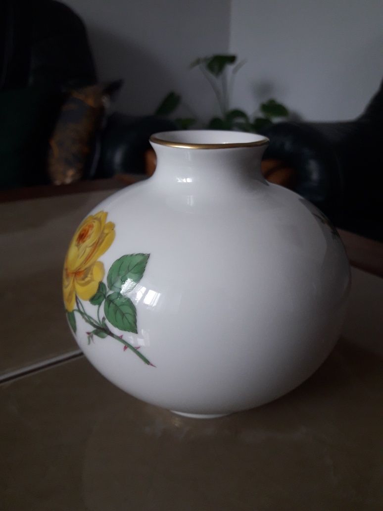 Wazon kula porcelana Meissen " Róża  Miśnieńska "