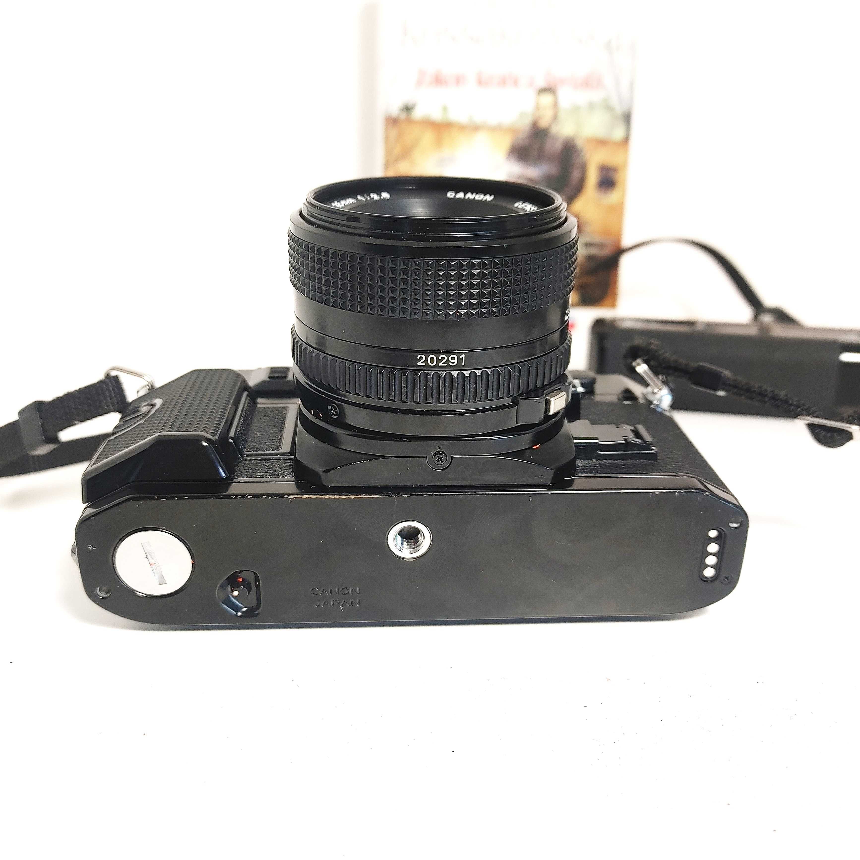 Lustrzanka analogowa CANON A-1 z Canon lens 35 mm 1:2,8 oraz Winder A