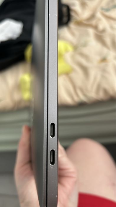Macbook Pro 2019 rok