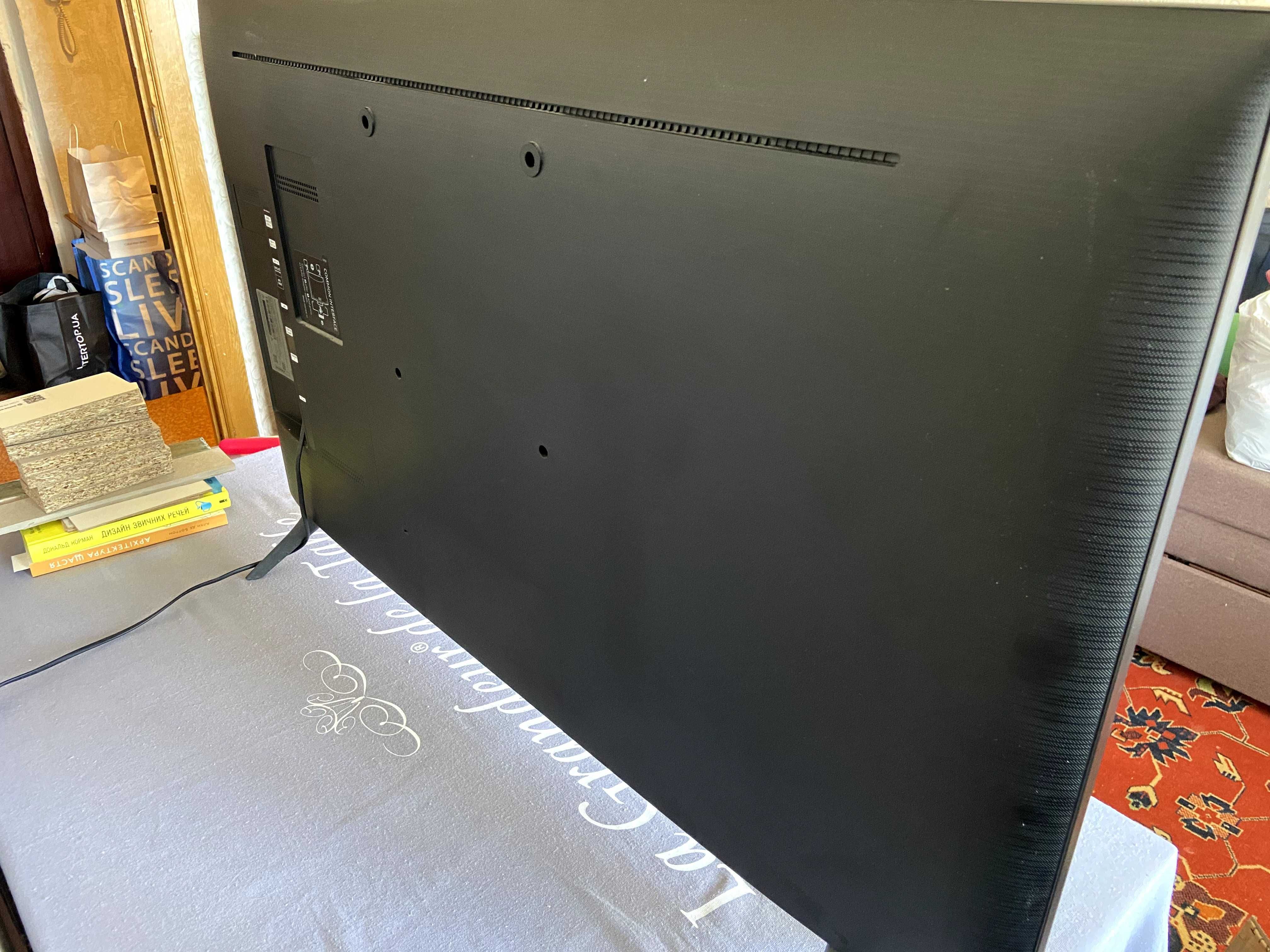 Телевізор 4K Samsung UE43TU7100U 43дюйми