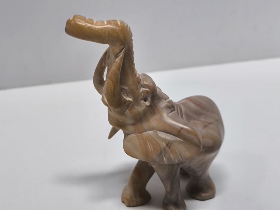 Escultura de animais em pedra-sabão (9-15cm)