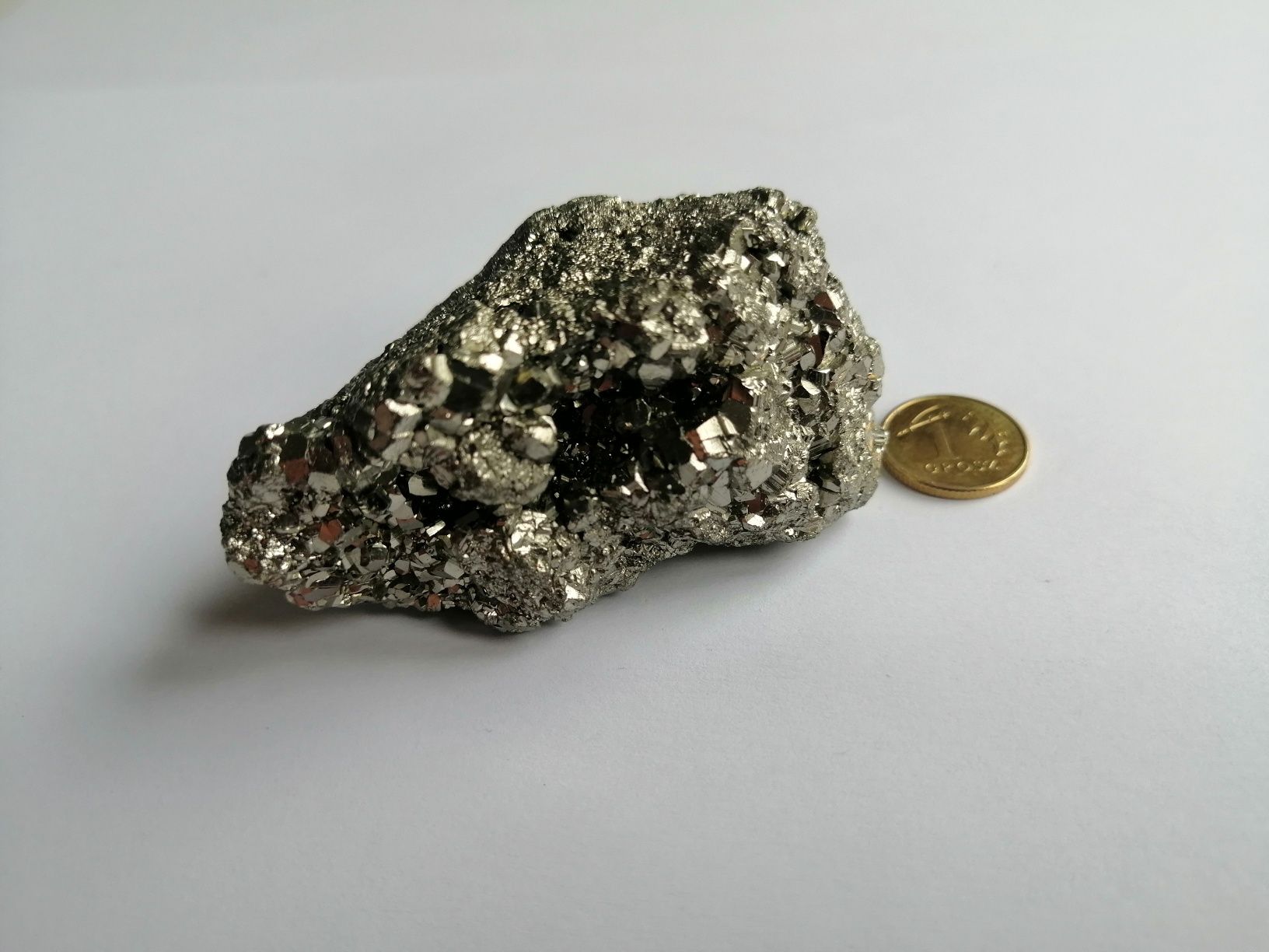 Naturalny kamień Piryt w formie krystalicznych bryłek nr 4