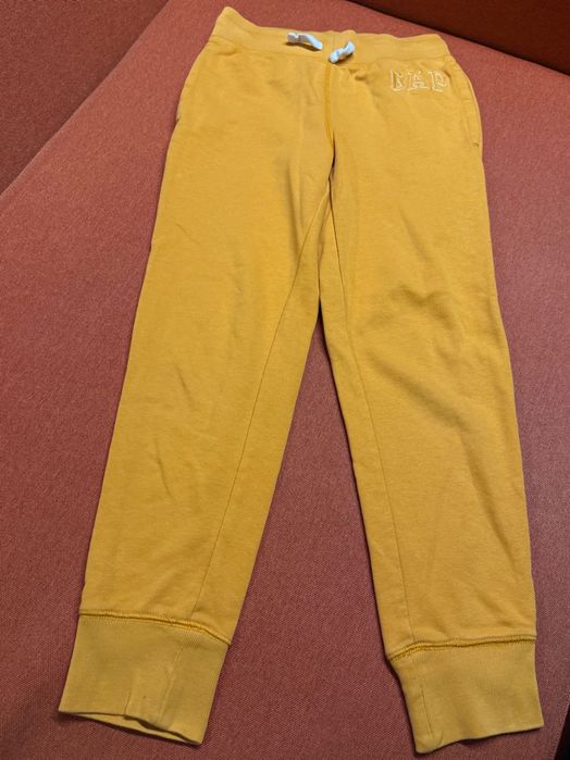 Dziewczęce Dresy Gap, legginsy Nike i Okaidi