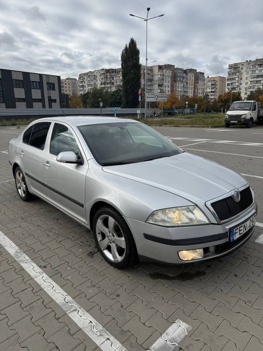 Продам шкоду в дуже гарном та візуальному стані!