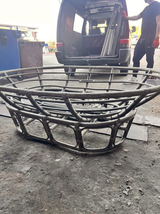 Używana  sofa  z rattanu