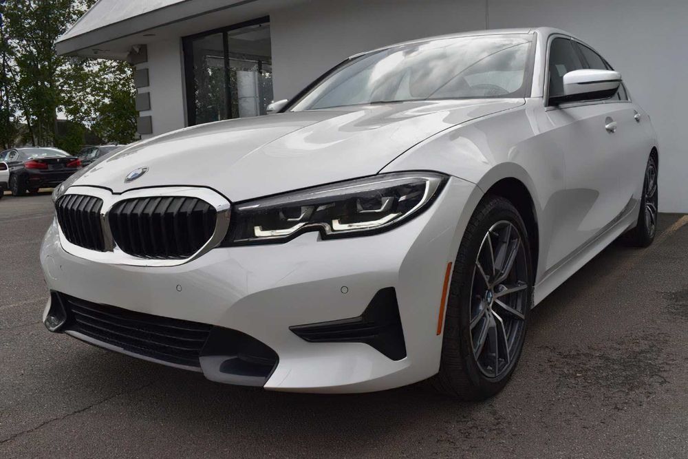 BMW 330i xDrive      2019