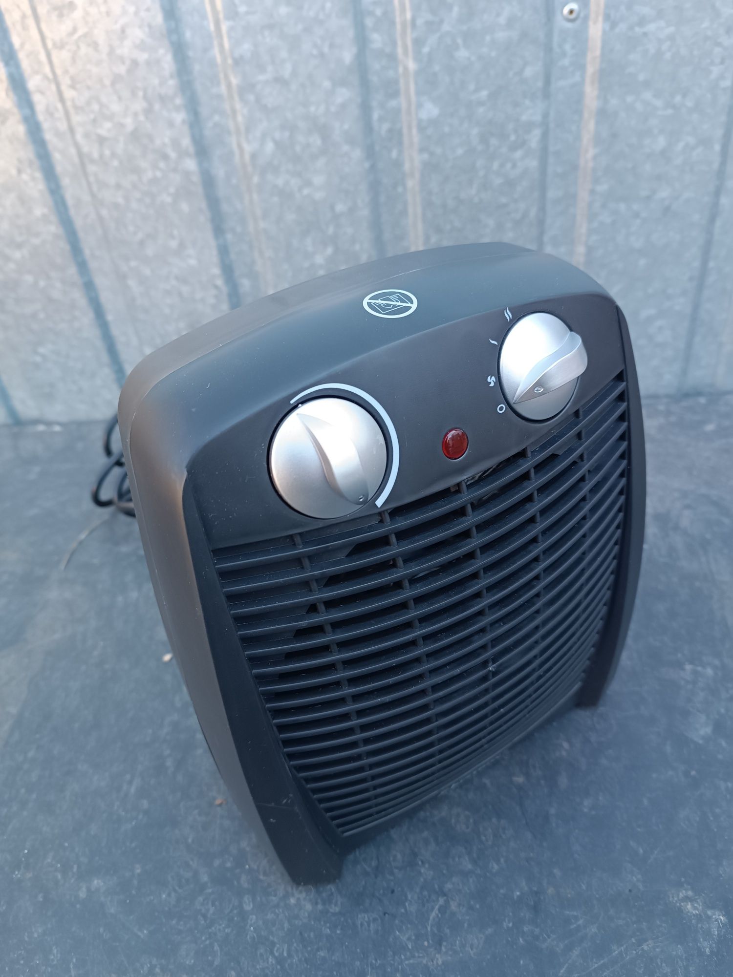 Kompaktowy termowentylator Bestron AFH211B