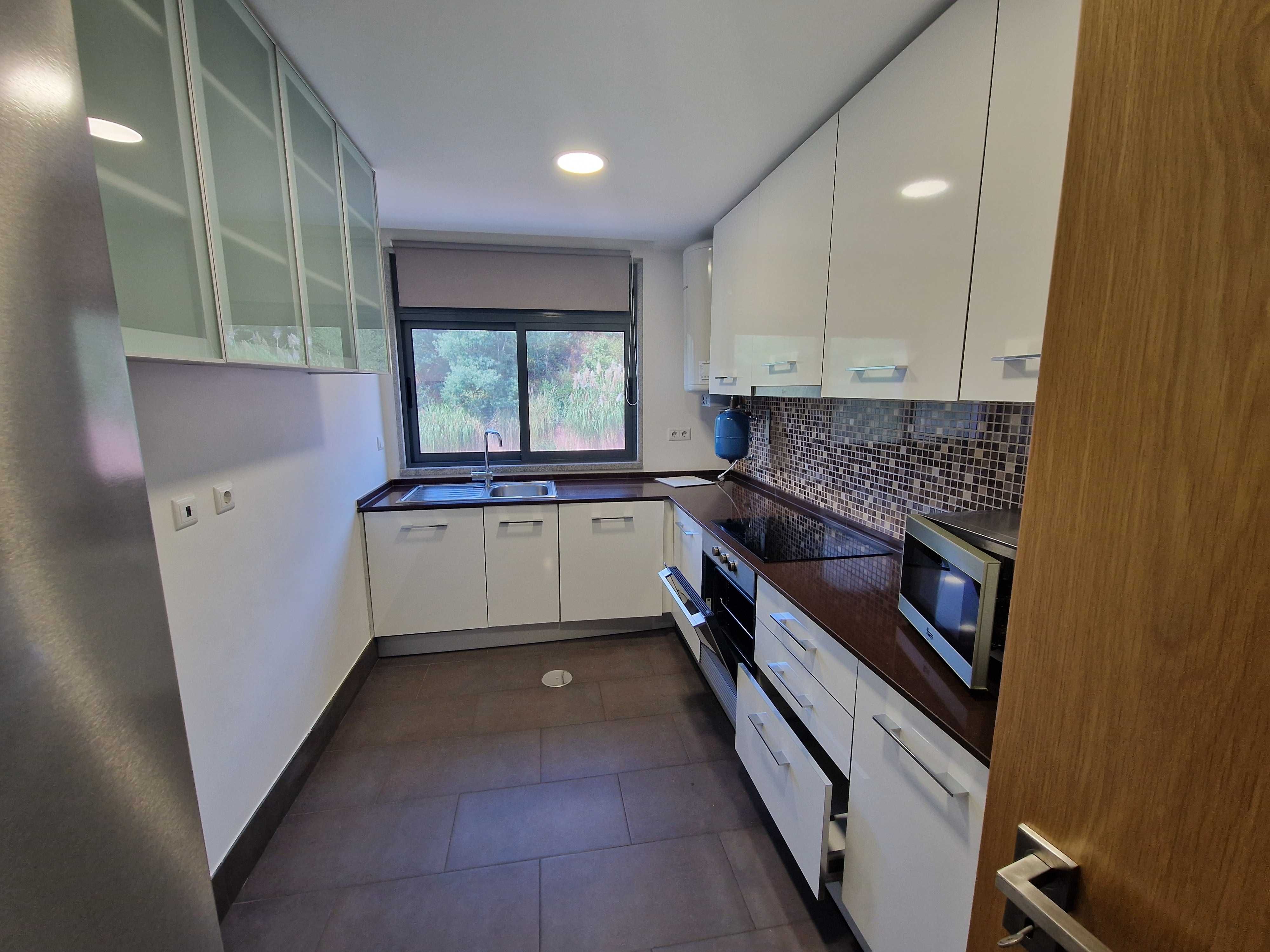 Arrenda-se Apartamento T2 Quinta do Cedro – 117 m²