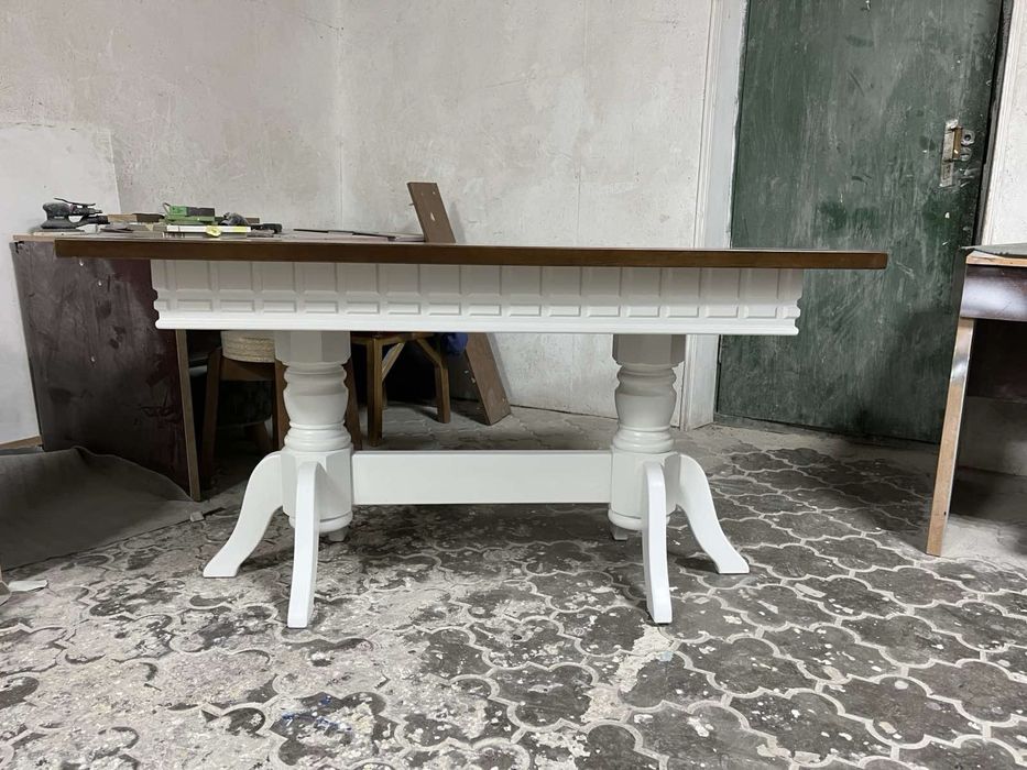 Стіл з масиву дуба