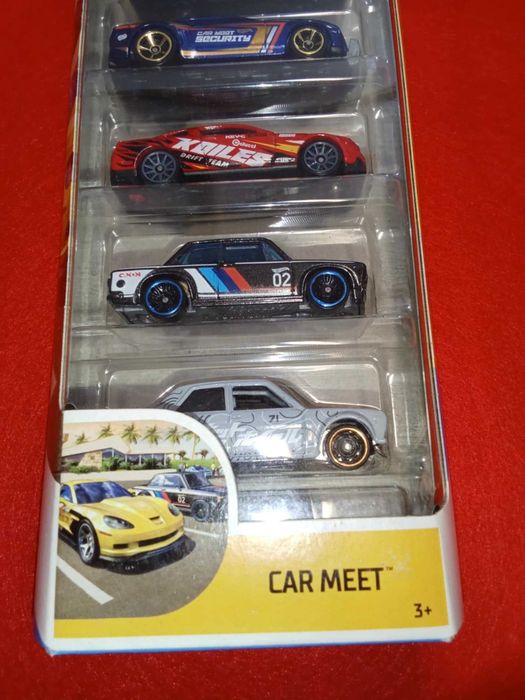 Hot Wheels Car Meet Gift Pack