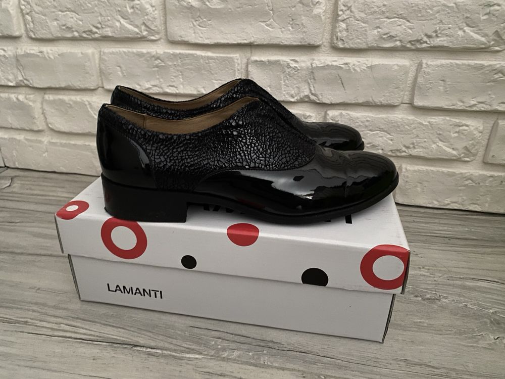 Buty lakierki lordsy oksfordki skórzane mokasyny lakierowane r.40