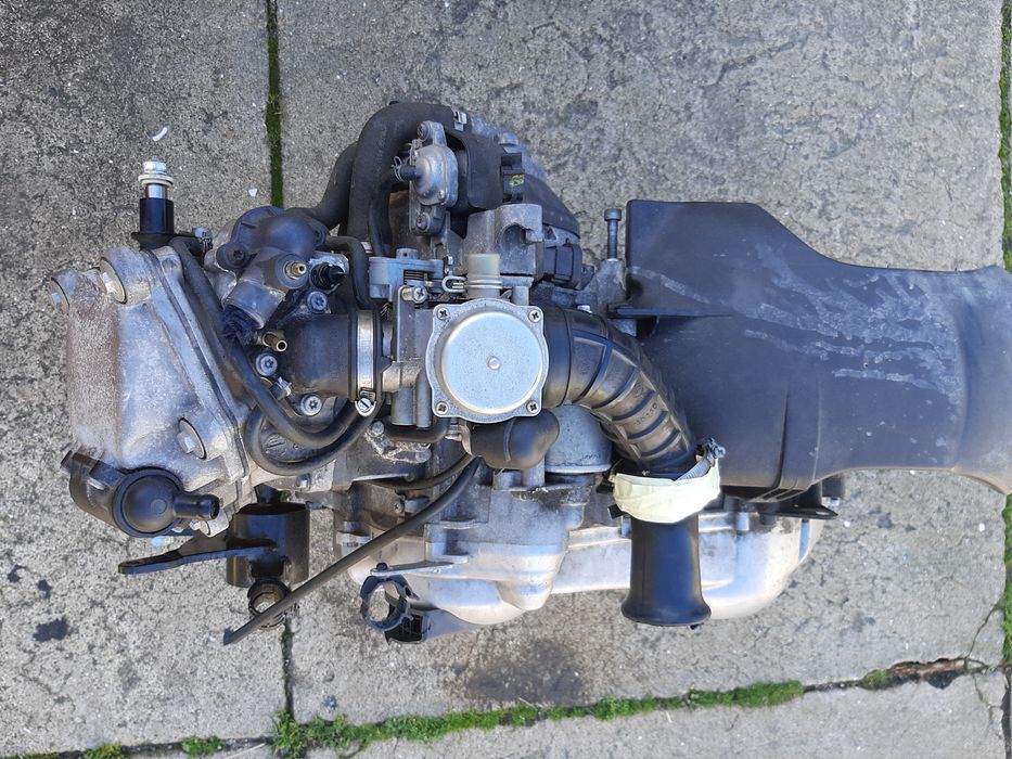 Motor com componentes vespa 125 gts