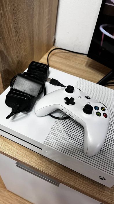 Xbox one s продається