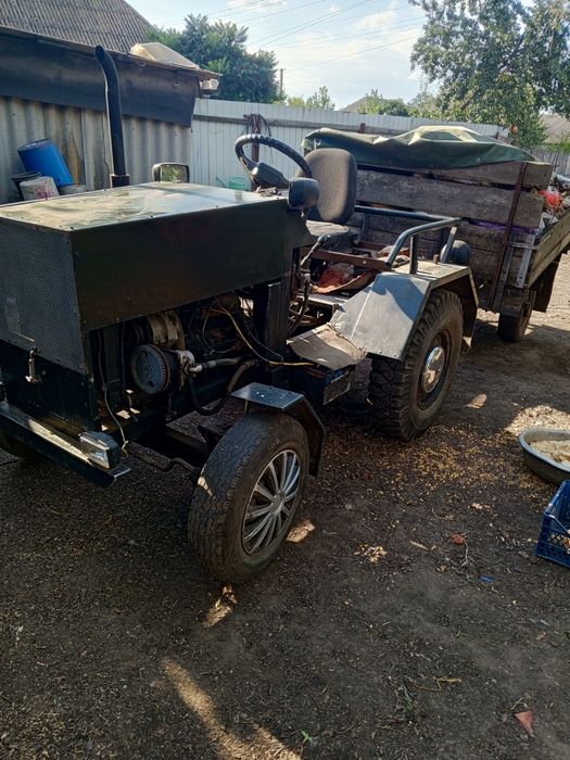 Продам саморобний трактор ,з причіпом!