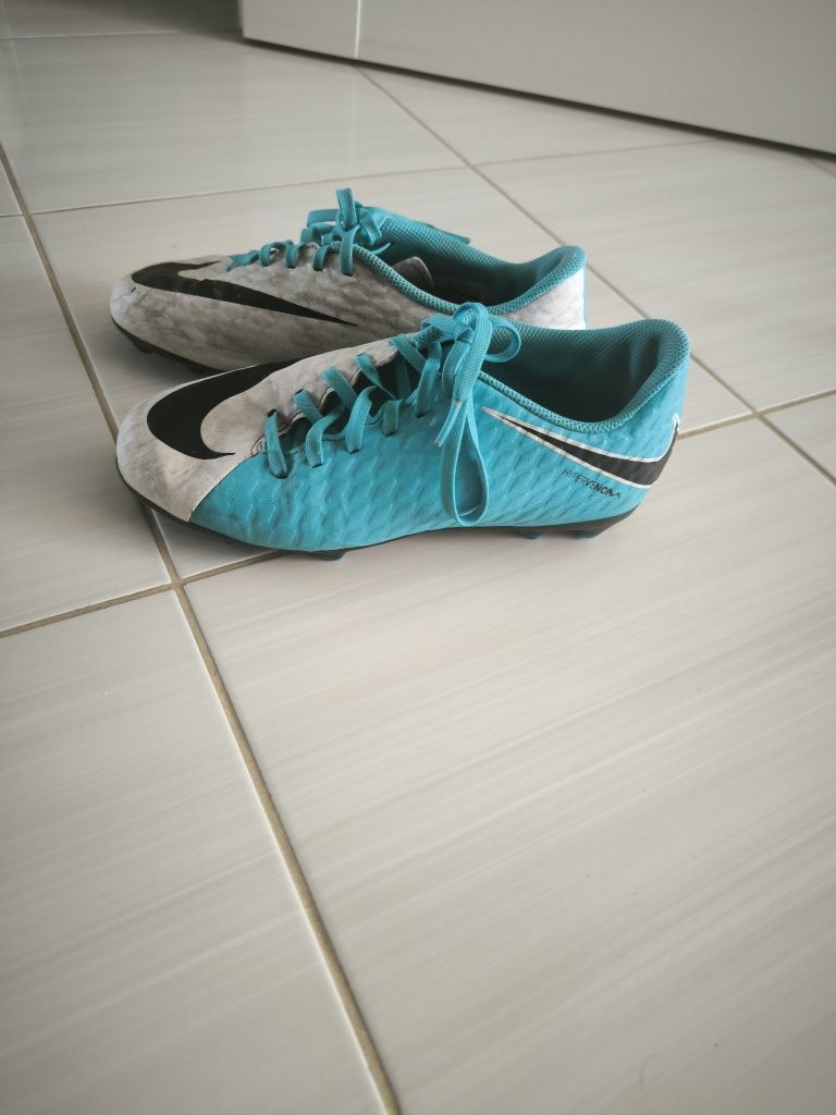 Buty korki piłkarskie Nike r. 36.5