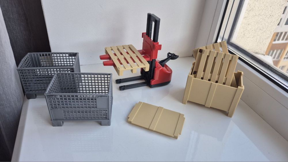 Штабелер "Bruder" з піддонами