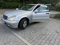 Mercedes C klasa  C 180 bardzo zadbany