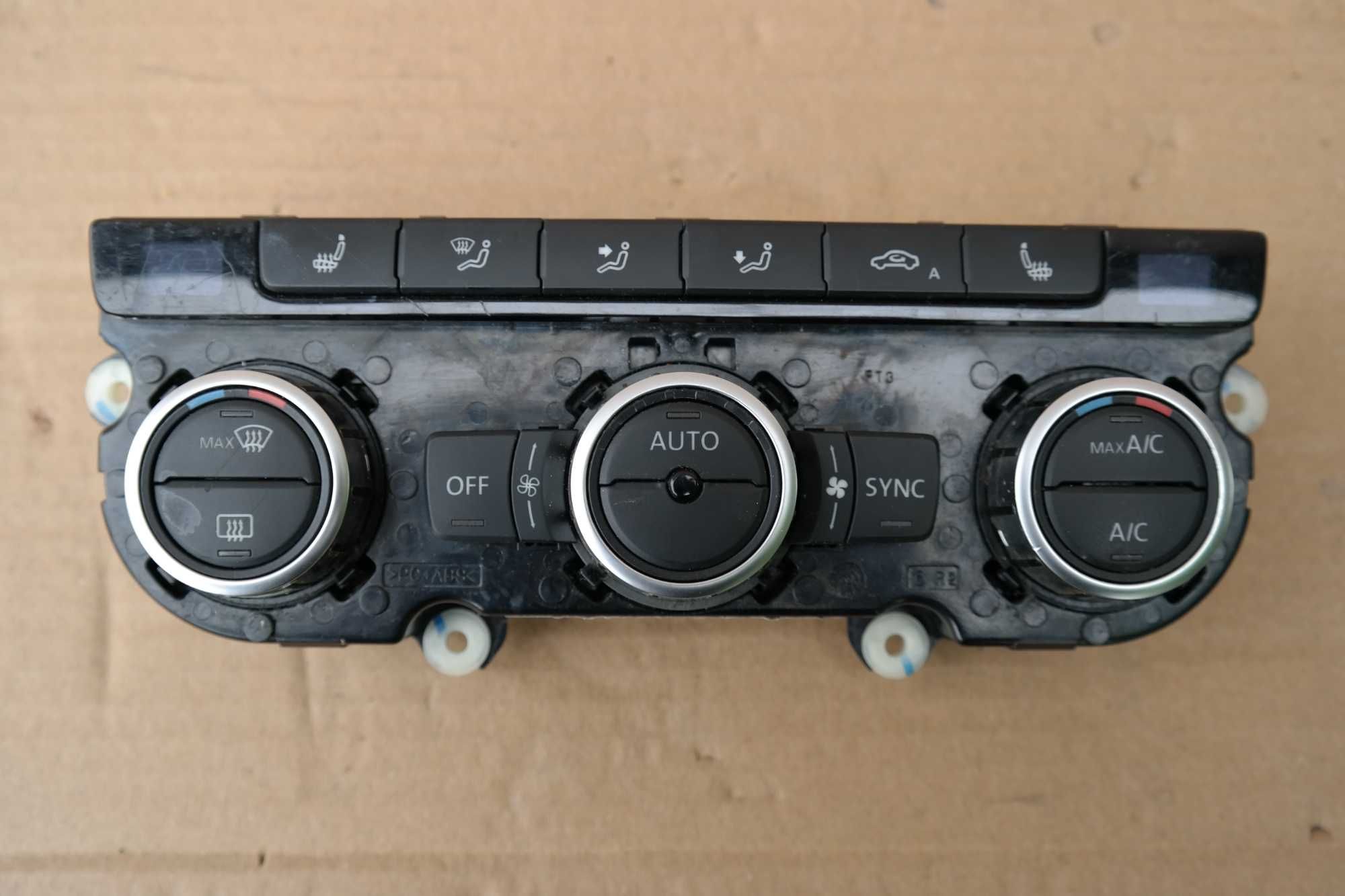 Panel sterowania klimatyzacji  nawiewy VW PASSAT B7 CC 3AA907044BQ